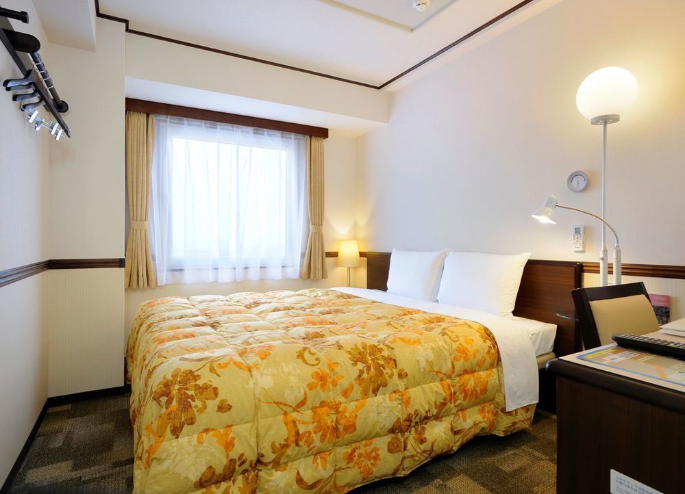 Toyoko Inn Kashiwa Eki Nishi Guchi Exterior photo
